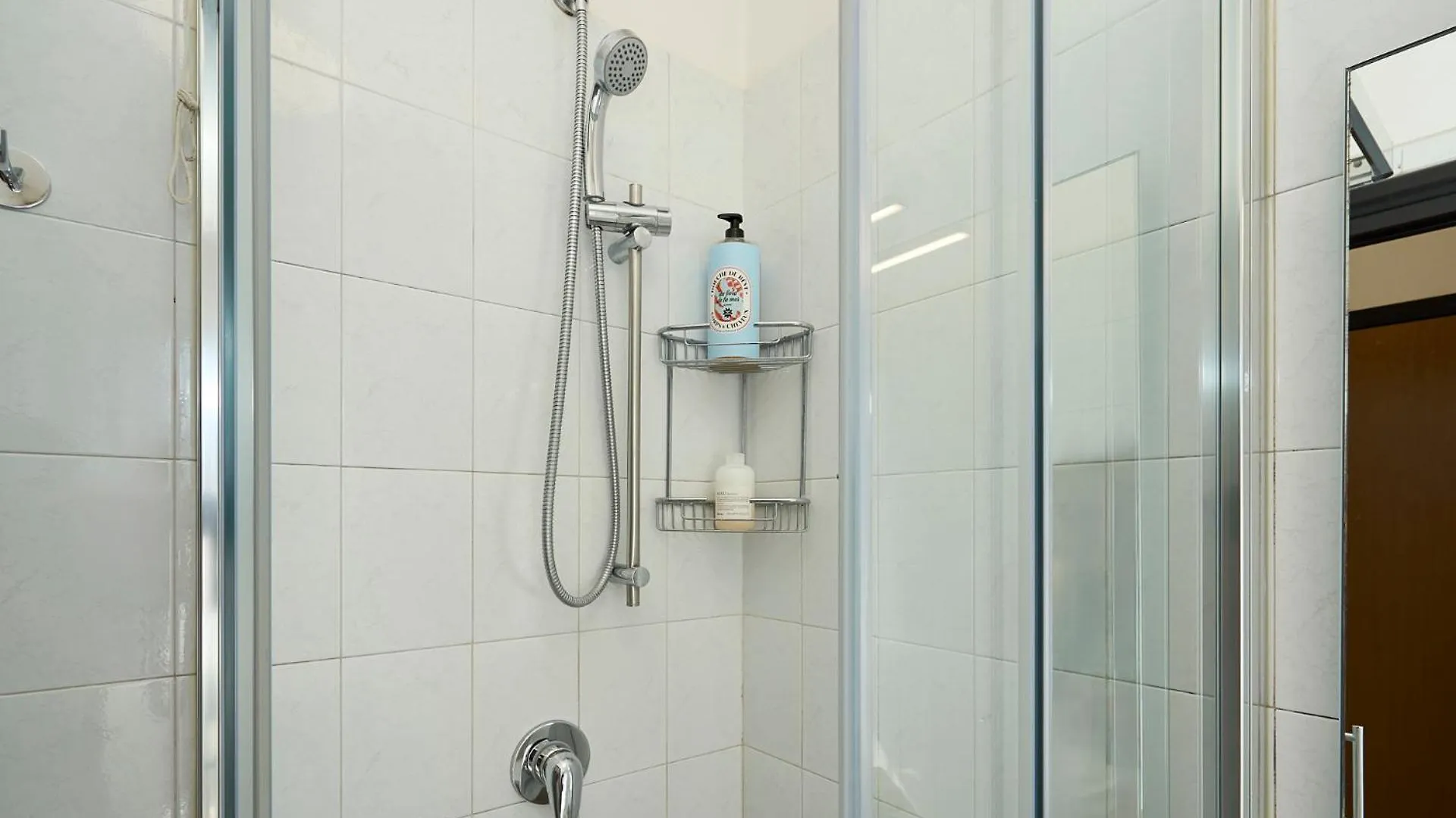 -Luminosa 5 Stars With Balcony- Wifi Netflix 15 Minutes From Duomo Apartment Milan