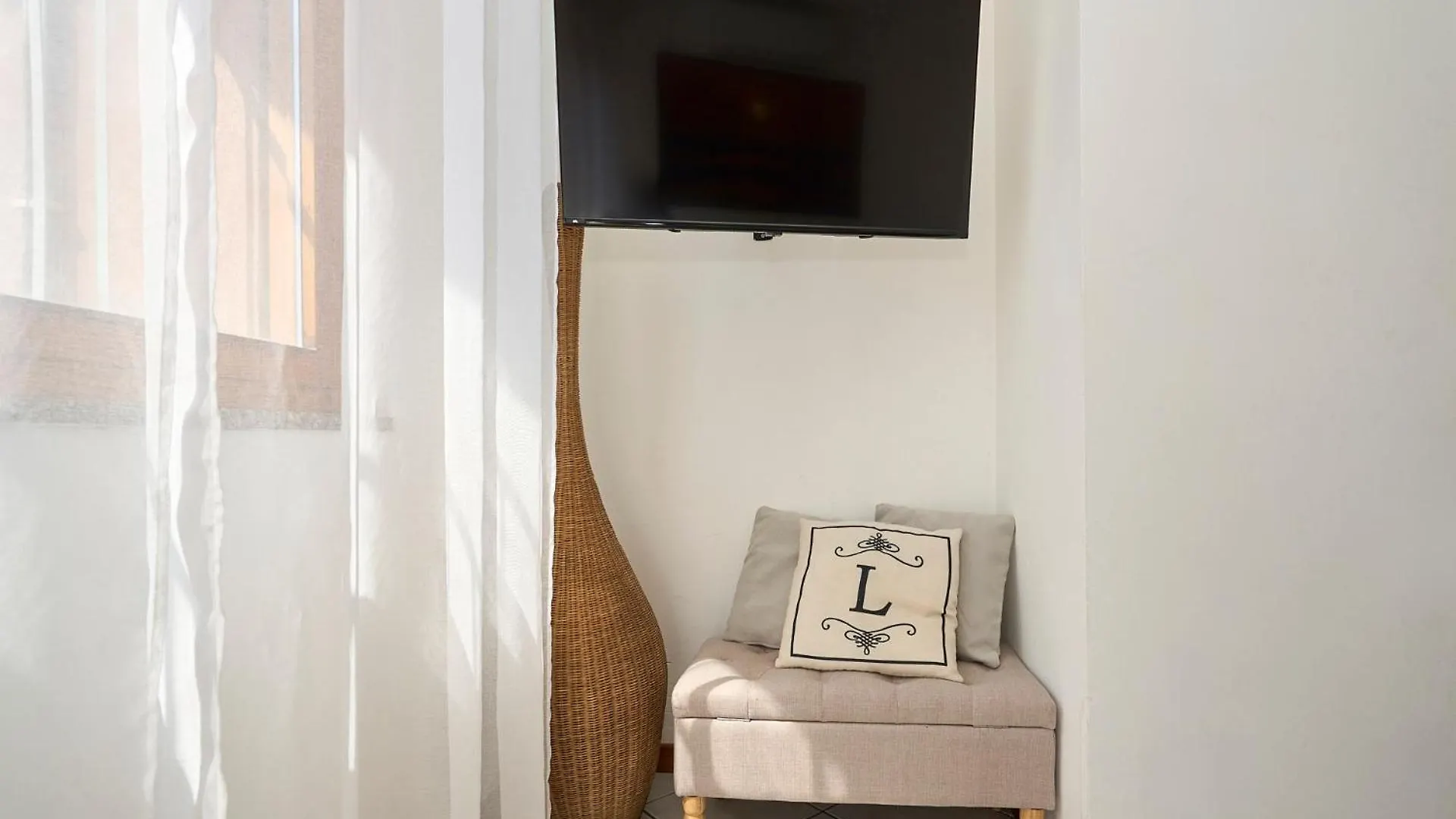 -Luminosa 5 Stars With Balcony- Wifi Netflix 15 Minutes From Duomo Apartment Milan Italy