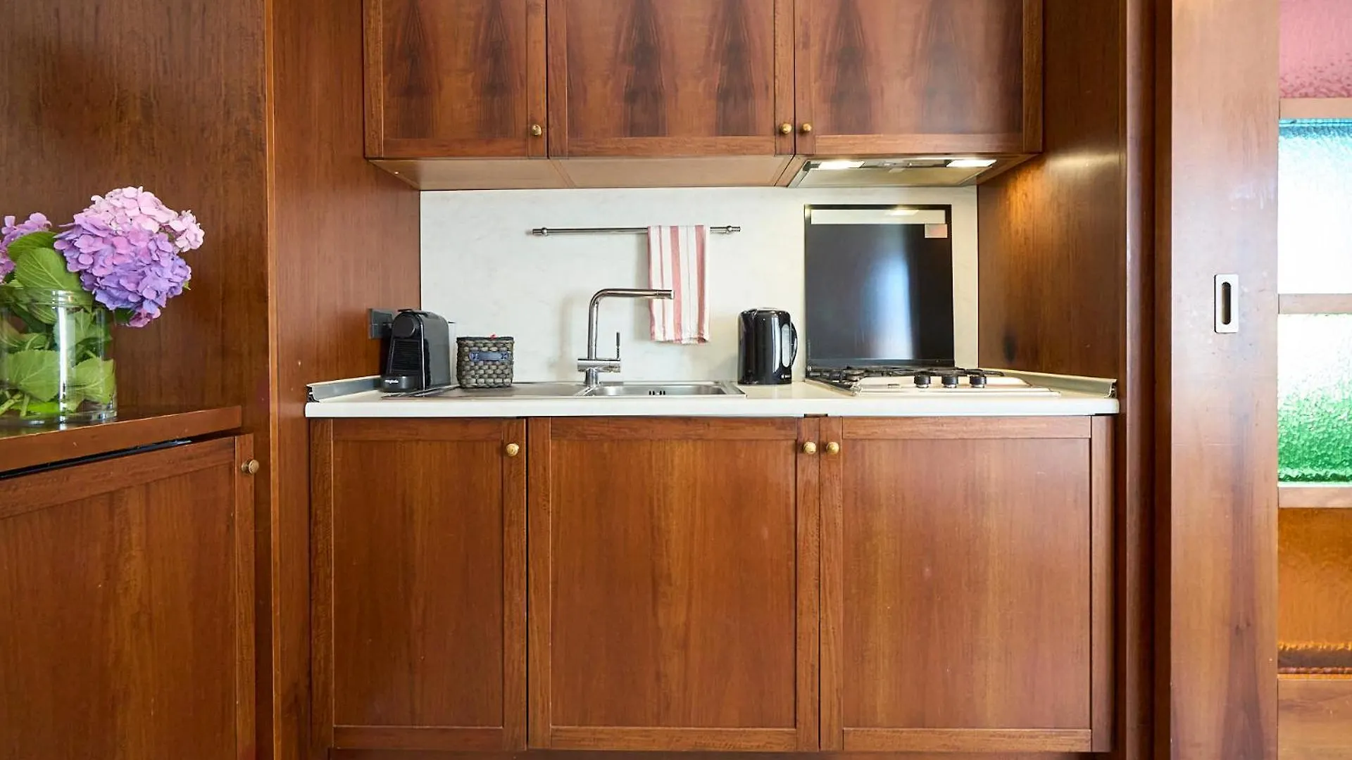 -Luminosa 5 Stars With Balcony- Wifi Netflix 15 Minutes From Duomo Apartment Milan