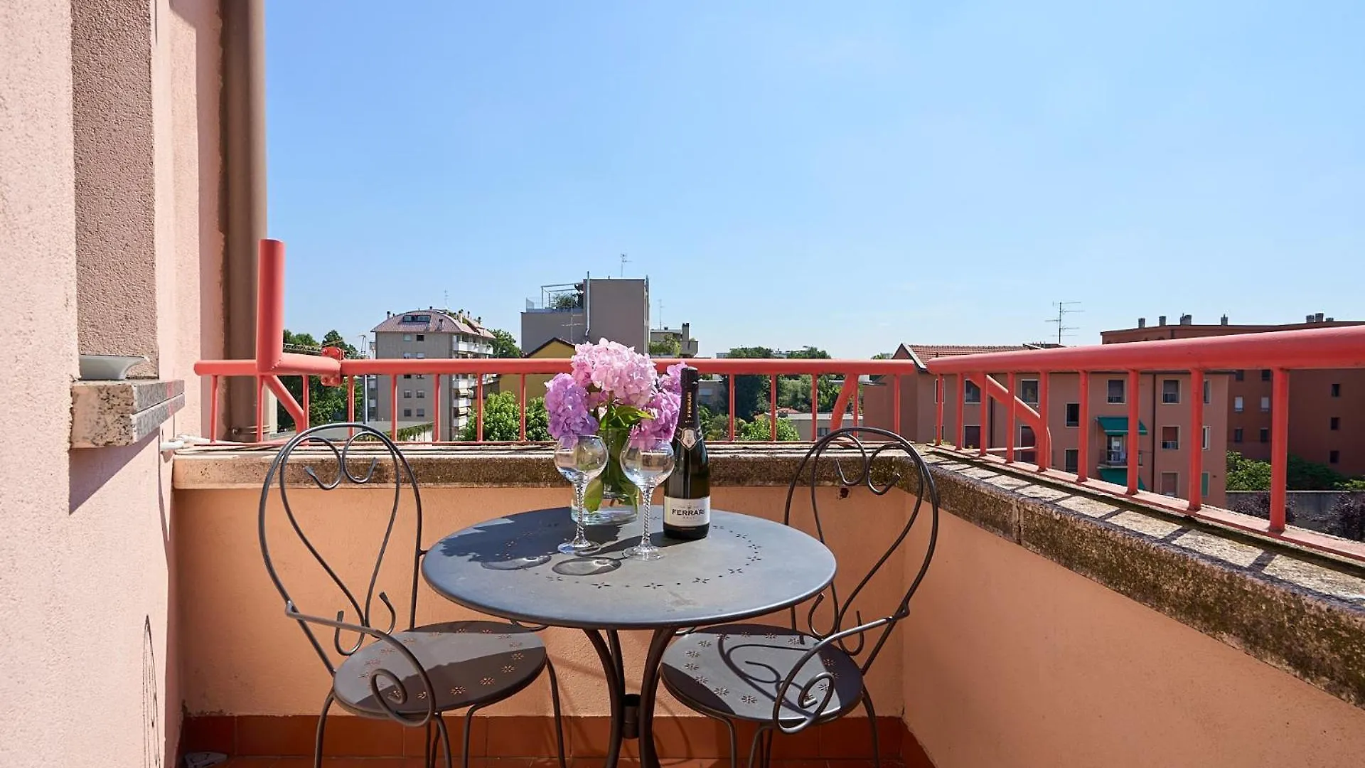 -Luminosa 5 Stars With Balcony- Wifi Netflix 15 Minutes From Duomo Apartment Milan Italy