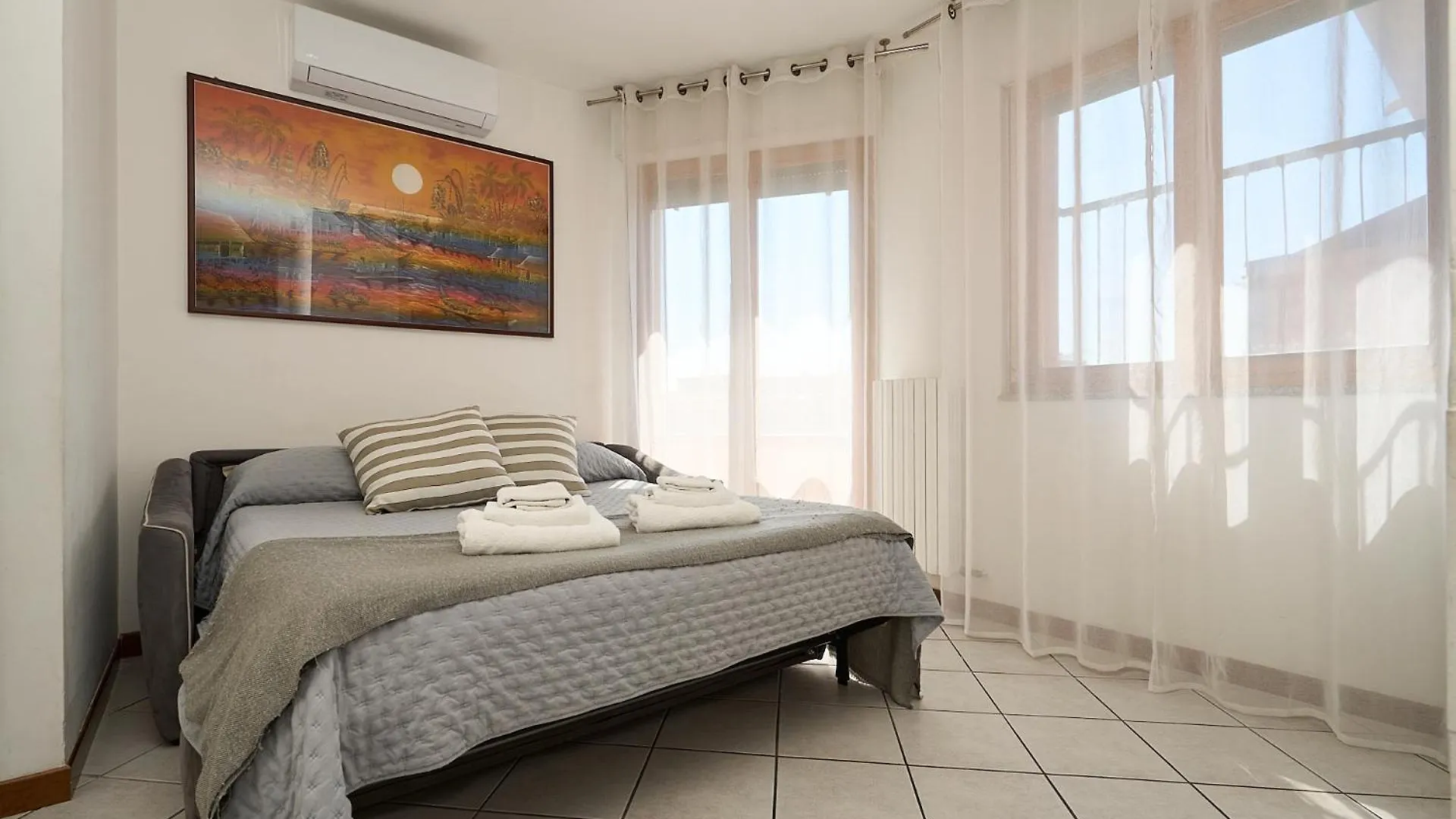 -Luminosa 5 Stars With Balcony- Wifi Netflix 15 Minutes From Duomo location