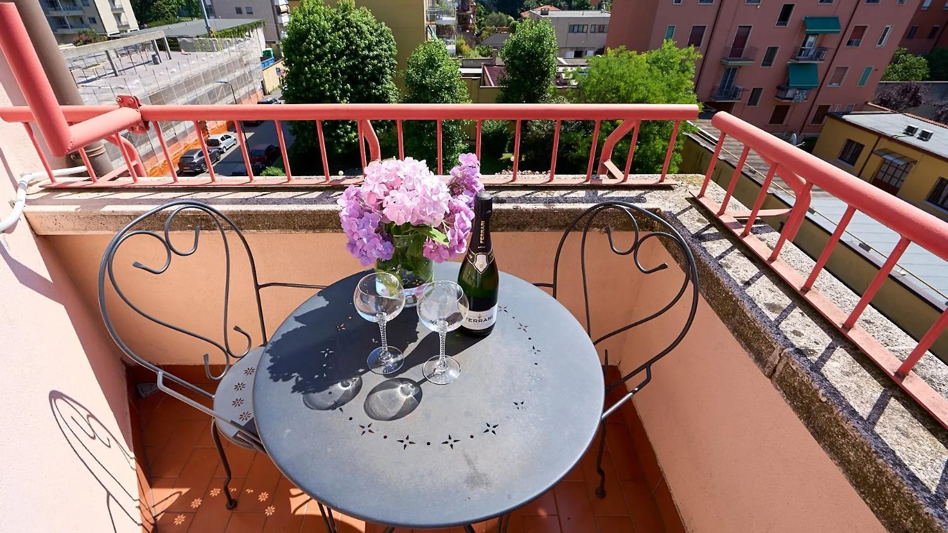 -Luminosa 5 Stars With Balcony- Wifi Netflix 15 Minutes From Duomo Apartment Milan