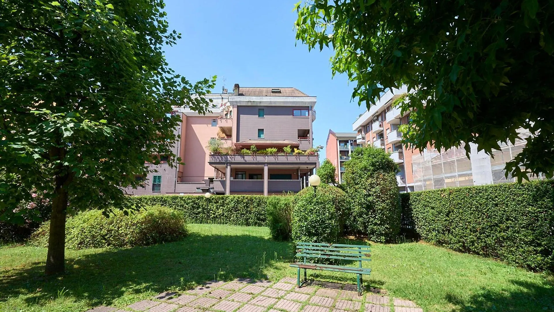 -Luminosa 5 Stars With Balcony- Wifi Netflix 15 Minutes From Duomo Apartment Milan